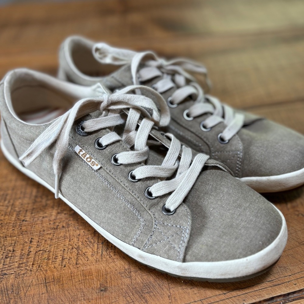 Taos Star Womens Gray Beige Canvas Comfort Lace Up Sneakers Size 8.5